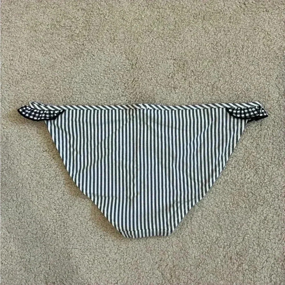 New with tags aerie seersucker gingham striped ruffle bikini bottom - Picture 3 of 6